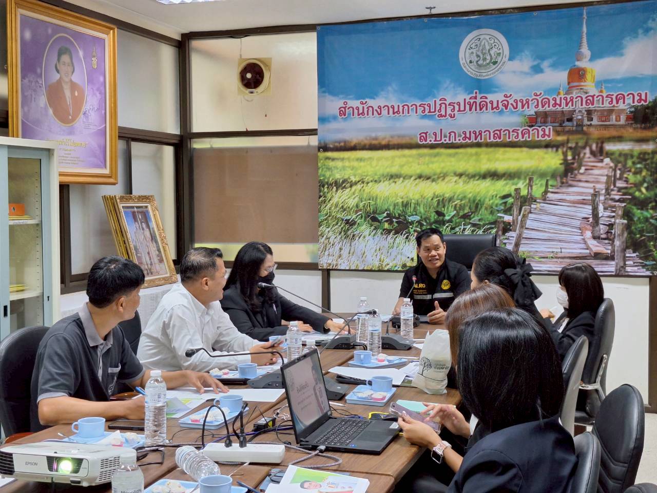 title - ผู้ตรวจราชการ ส.ป.ก. ประชุมตรวจราชการและติดตามความก้าวหน้าผลการดำเนินงานตามแผนการตรวจราชการของผู้ตรวจราชการสำนักงานการปฏิรูปที่ดินเพื่อเกษตรกรรม ประจำปีงบประมาณ พ.ศ. 2569 รอบที่ 1 เขตตรวจราชการที่ 12 จังหวัดมหาสารคาม 